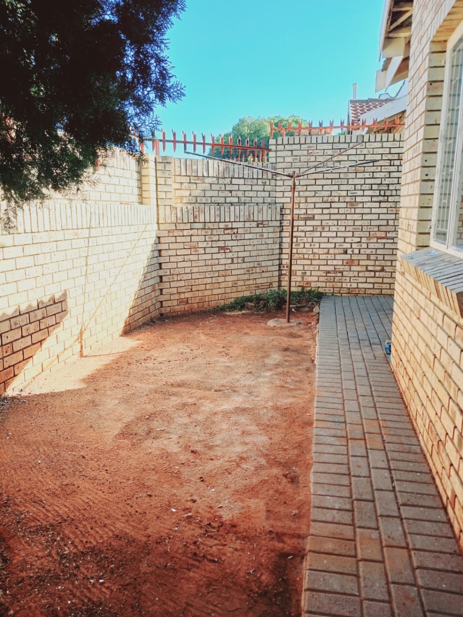 3 Bedroom Property for Sale in De Beers Northern Cape